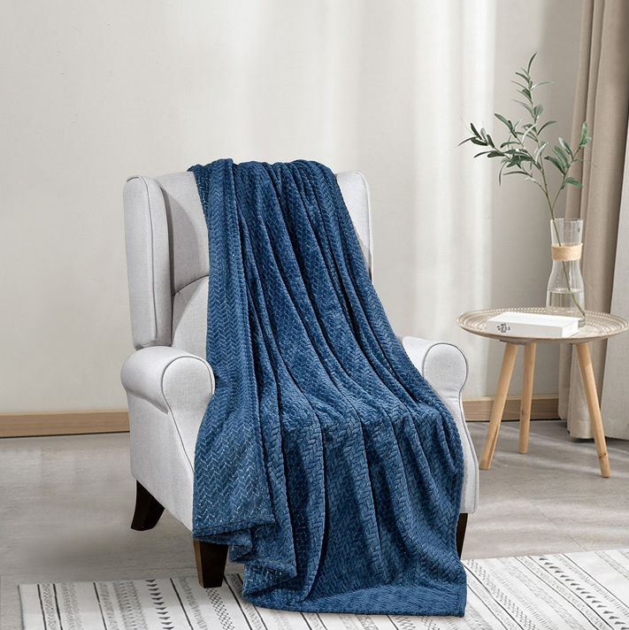 Extra Heavy Chevron Braided Throw - Gallery 6