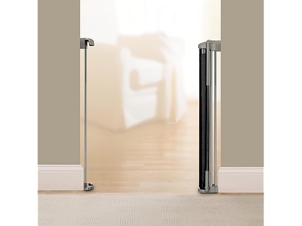 The Thruway 52W Series Retractable Gate