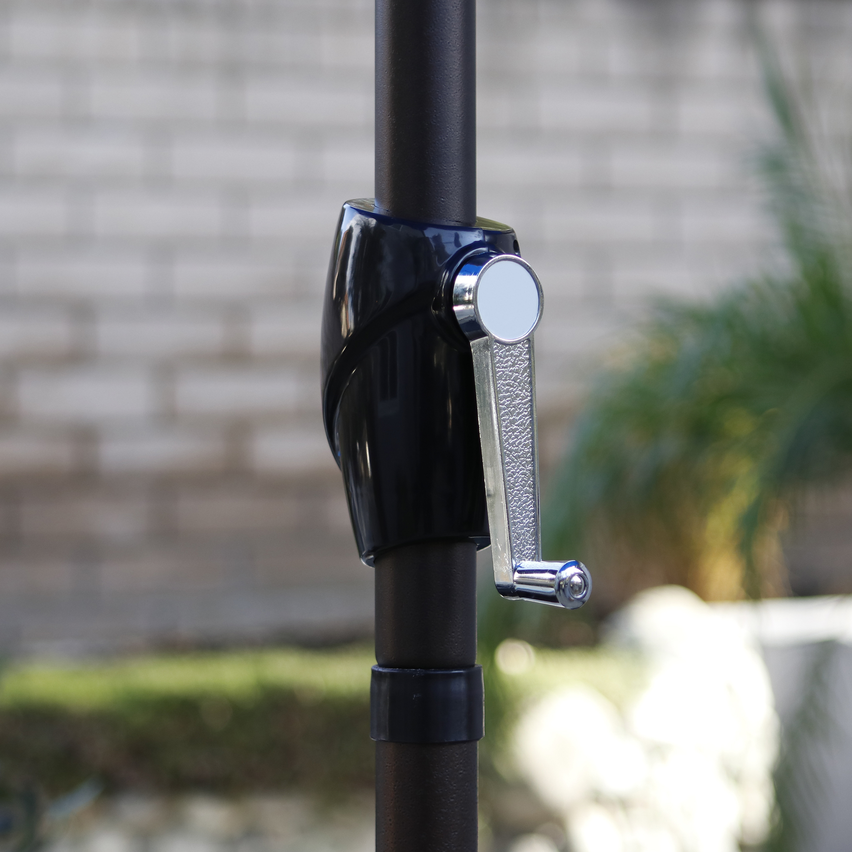 Astella 11' Rd Tilting Aluminum Patio Umbrella - Gallery 29