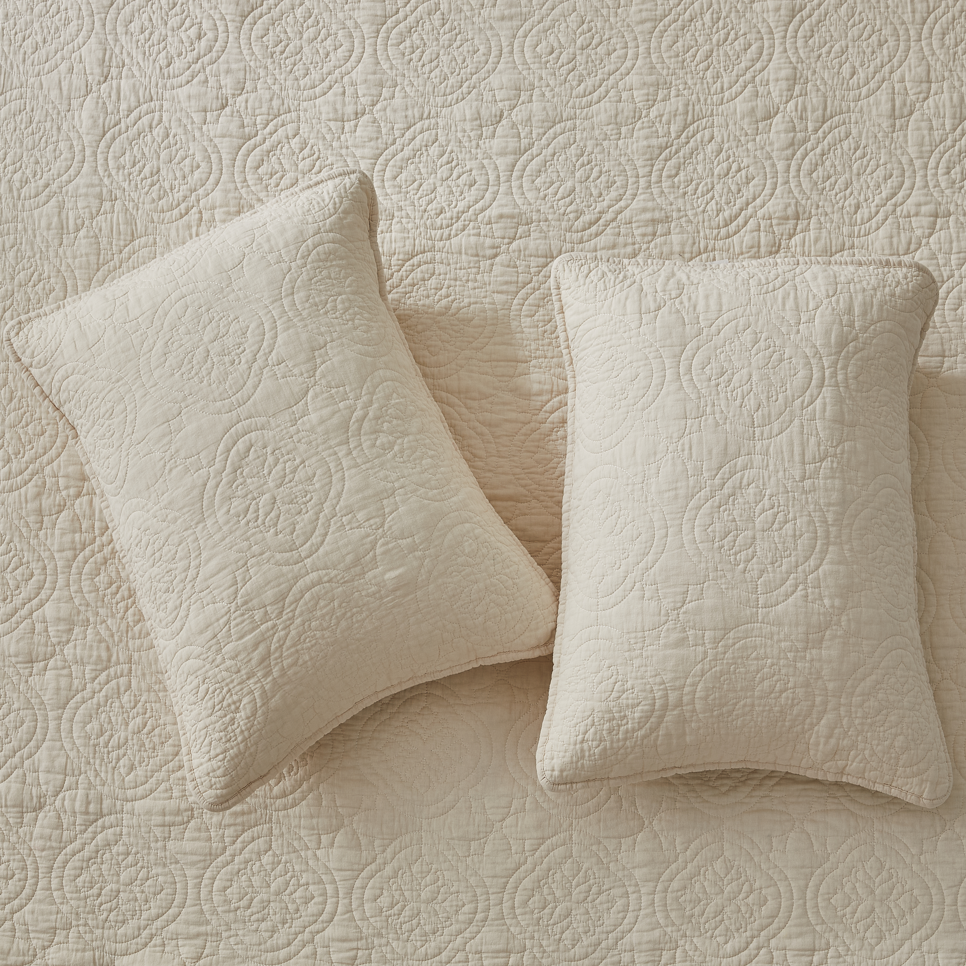 Flavia Cotton 3 Piece Quilt and Sham Set - Gallery 20