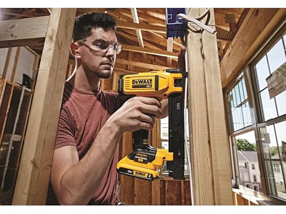DEWALT DCN701D1  20V MAX* Stapler Kit for Cables
