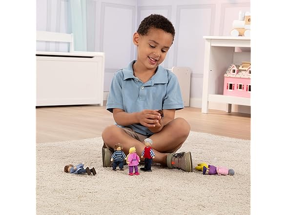 Melissa & Doug 7-Piece Poseable Wooden Doll Family