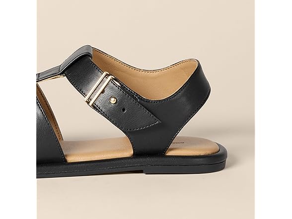 Amazon Essentials Women's Closed Toe Fisherman Sandals