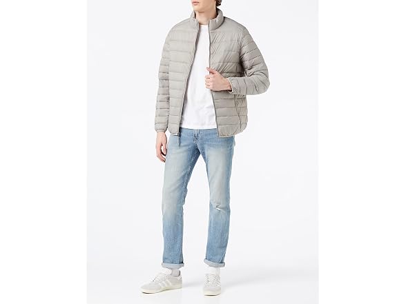 Amazon Essentials Men Packable Lightweight Jacket
