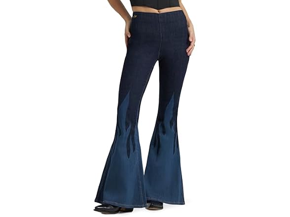 Wrangler Women (26W x 32L) X Lainey Wilson Jean