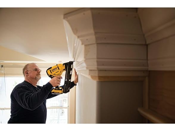 DEWALT DCN650D1 20V MAX Finish Nailer Kit