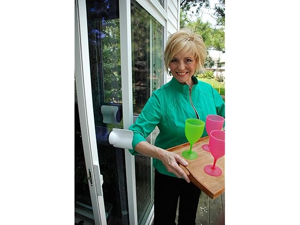 The Doorhickey: Hands-Free Handle