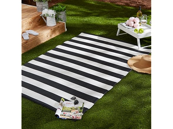 DII Outdoor Rug 4x6Ft, Black & White
