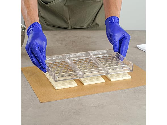 Restaurantware Pastry Tek Chocolate Shaping Mold