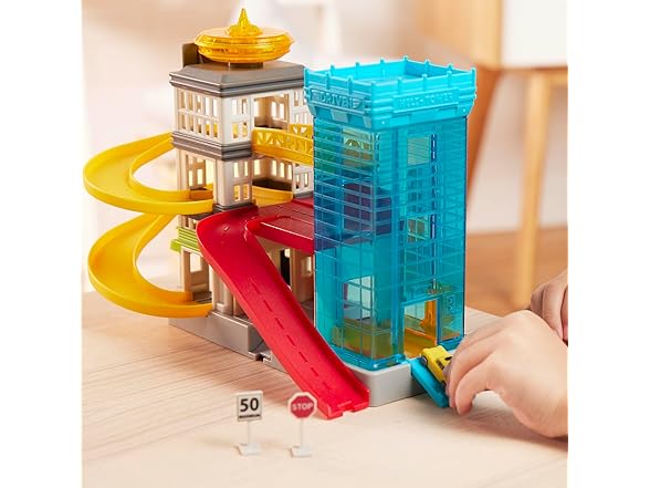 Driven by Battat – 60-Piece Big City Cruisin' Fleet