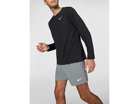 Nike Mens Challenger DriFit Shorts (XXL)