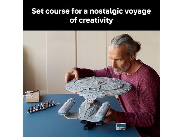 LEGO 10356 Icons Star Trek: U.S.S. Enterprise NCC-1701-D - Gallery 3