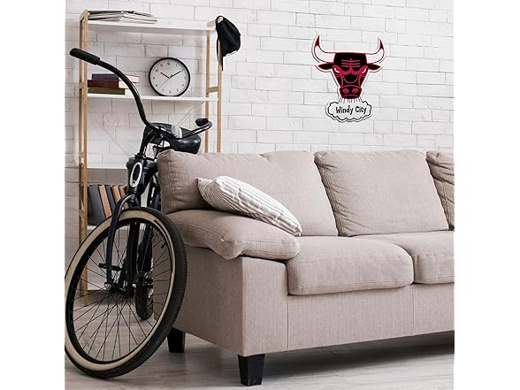 Magic Retro Shape Pennant 18x18