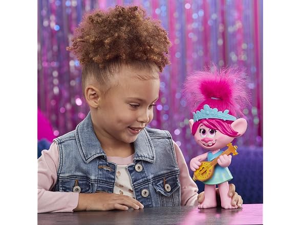 DreamWorks Trolls Pop-to-Rock Poppy Singing Doll