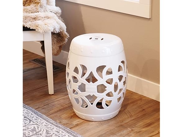 Sunnydaze Knotted Quatrefoil Ceramic Side Table