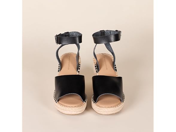 Amazon Essentials Women Comfortable Ankle Sandal
