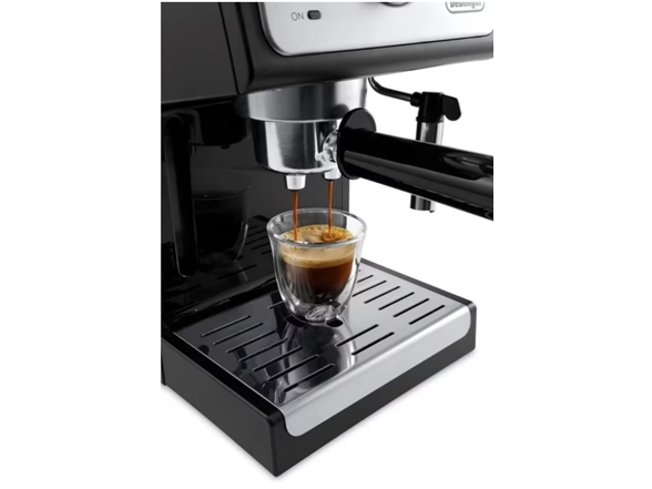 De'Longhi ECP3220 15-Bar Pump Espresso and Cappuccino Machine