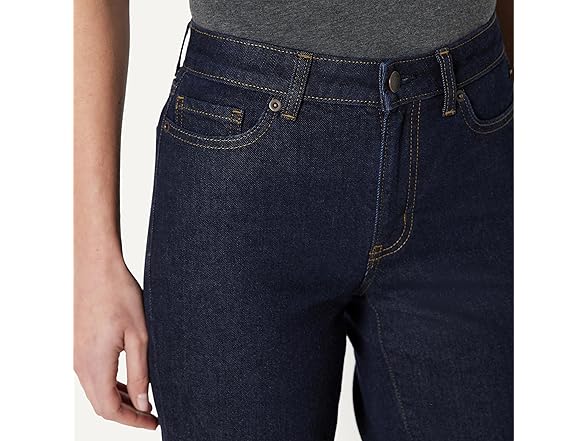 Amazon Essentials Womens SlimFit Bermuda Short