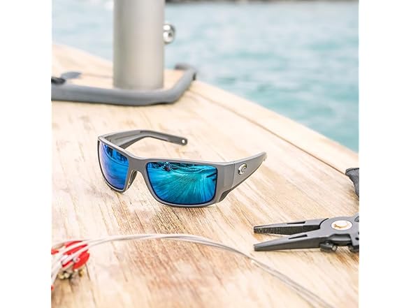 Costa Del Mar Men's Blackfin PRO Polarized Sunglasses