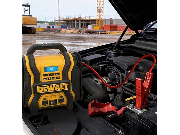 DEWALT DXAEPS14 2000 Peak Amp 12V A Power Station