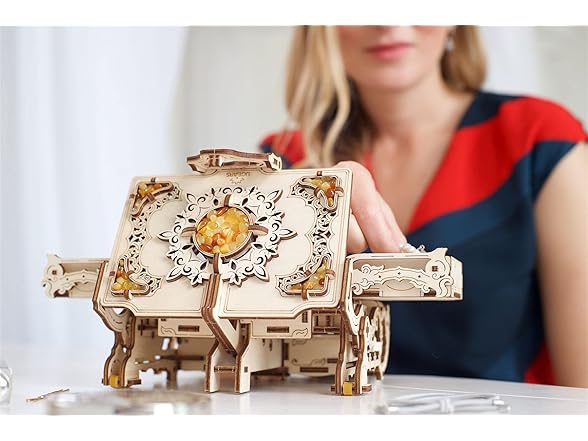 UGEARS Amber Box 3D Wooden Puzzle Wooden