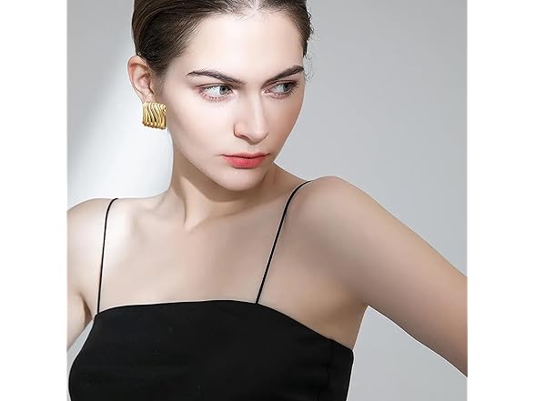 CyxenNova Big Chunky Gold Earring