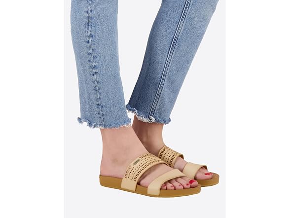 REEF Cushion Vista Perf Womens Fashion Slide Sandal