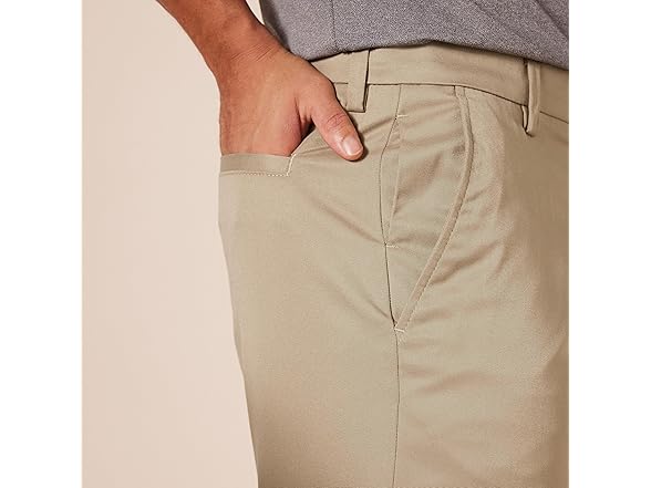 Amazon Essentials Mens ClassicFit Stretch Golf Pant
