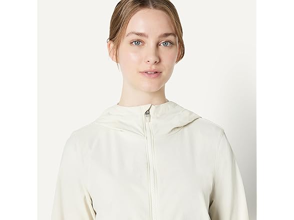 Amazon Essentials Women Water Repellent Hiking Jacket