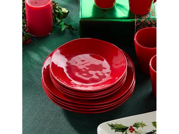 Berry Red Christmas Set of 4 Dessert Plates