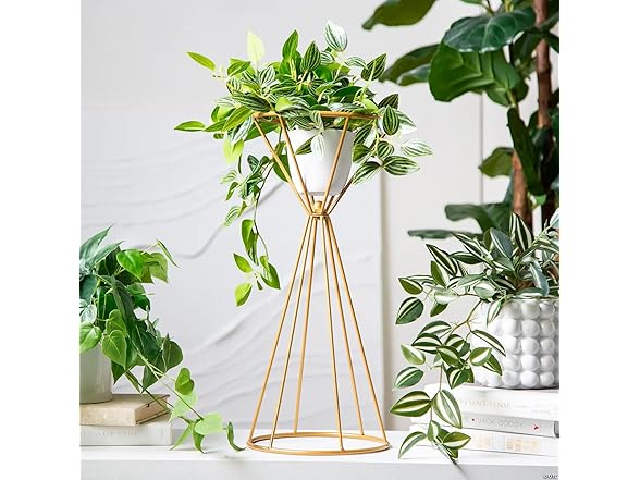 Fun Express 8 1/4" x 19 3/4" Goldtone Metal Flower Stands