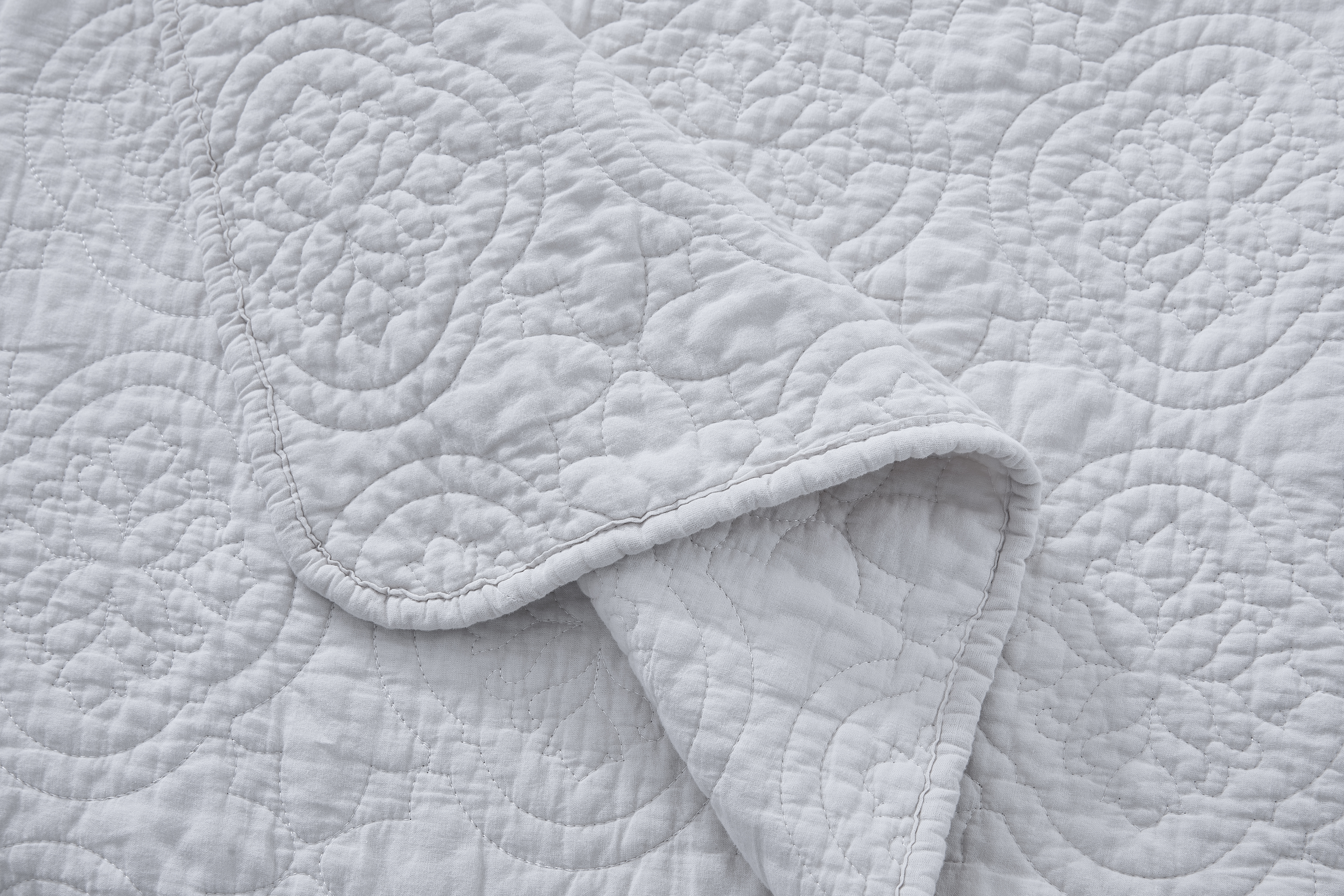 Flavia Cotton 3 Piece Quilt and Sham Set - Gallery 22