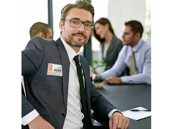 Avery Customizable Magnetic Name Badges, 3" x 4"