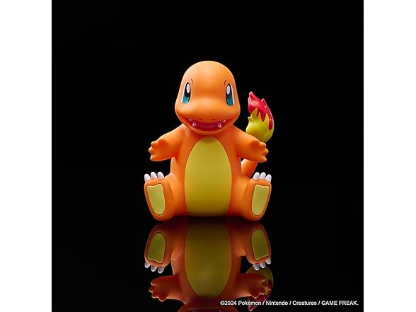 Pokemon Charmander Deluxe Select Vinyl Figure