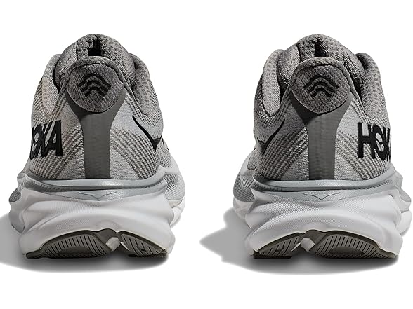 Hoka Men's Clifton 9 Sneaker