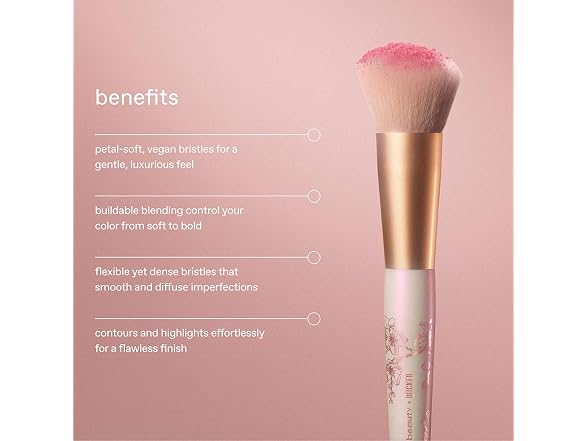 r.e.m. beauty Vegan Blush Makeup Brush