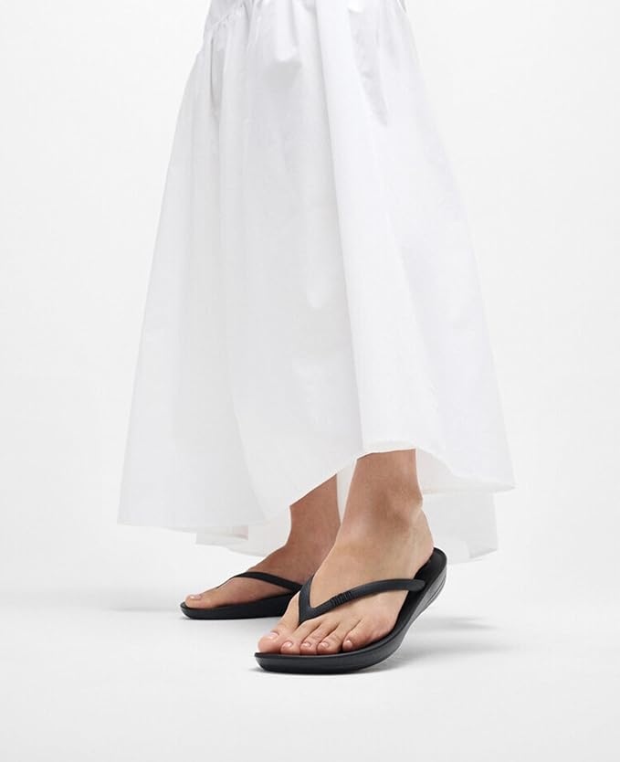 FitFlop Women's IQushion Ergonomic Flip Flop - Gallery 13