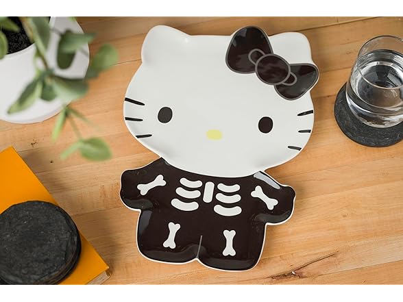 Silver Buffalo Sanrio Hello Kitty Hallow