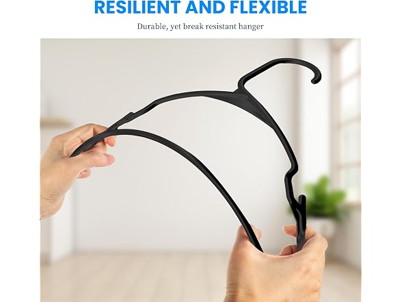 Simple Deluxe Plastic Hangers 30 Pack