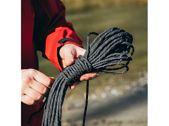 GEAR AID 1100 Paracord and Carabiner