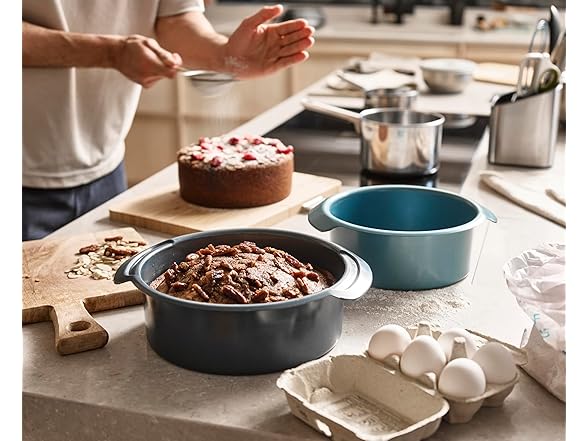 Joseph Joseph Nest Bake Non-Stick Round Cake Pan