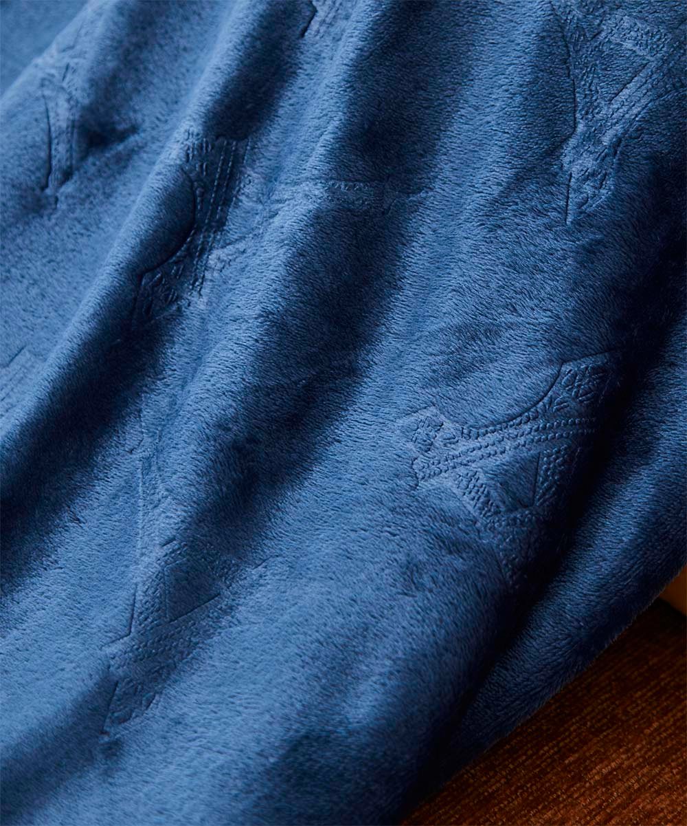 Eiffel Tower Embossed Throw - Gallery 9