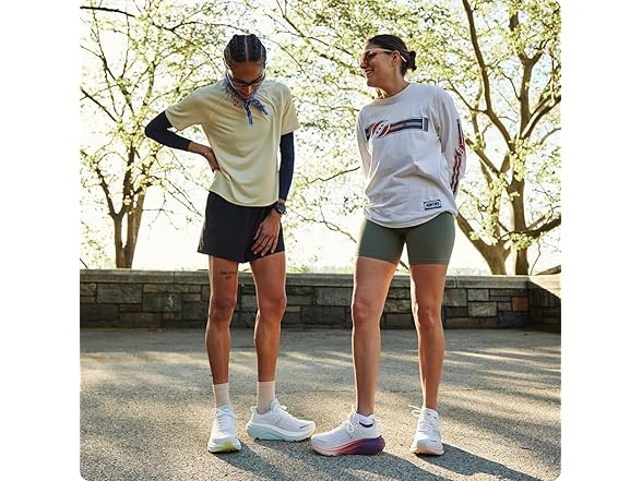 Saucony Women's Hurricane 25 Sneaker