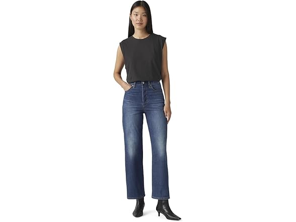 Levis Womens Premium Ribcage Straight