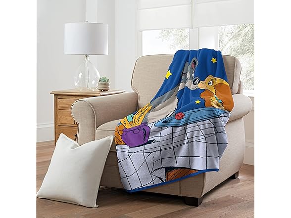 Northwest Disney Lady & The Tramp Throw