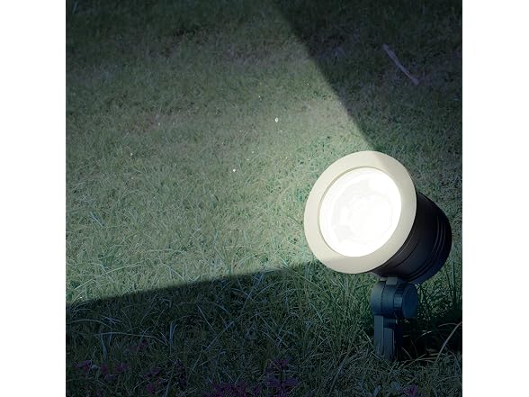Four Seasons Courtyard Fusion Wired Low-Voltage LED Spotlight