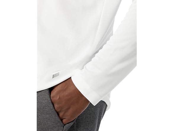 Amazon Essentials Men Performance Tech T-shirt