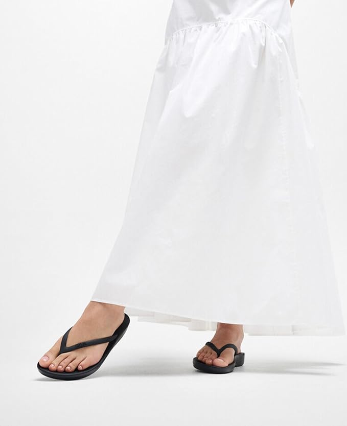 FitFlop Women's IQushion Ergonomic Flip Flop - Gallery 9