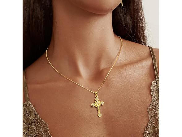 Darenli Diamond Cross Necklace