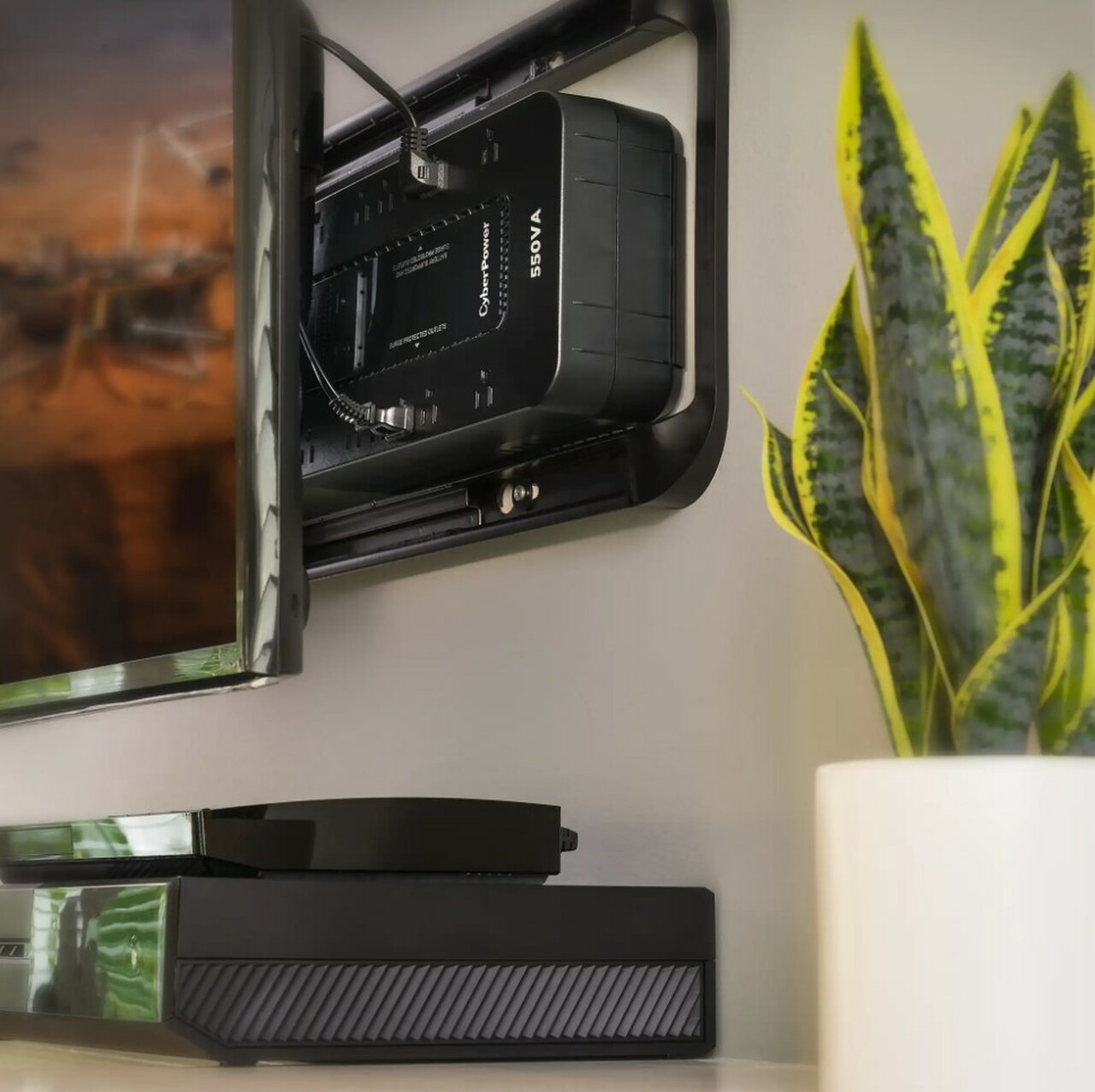 CyberPower SX550G 550VA/330W UPS System - Gallery 9